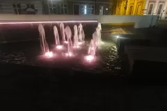 fontanna-na-placu-kolegiackim-w-poznaniu-9