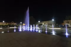 fontanna-na-rynku-w-janowie-lubelskim-9