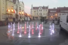 fontanna-na-starym-rynku-w-srodzie-wielkopolskiej-10