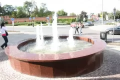 fontanna-na-ulicy-grodzkiej-glogow-1